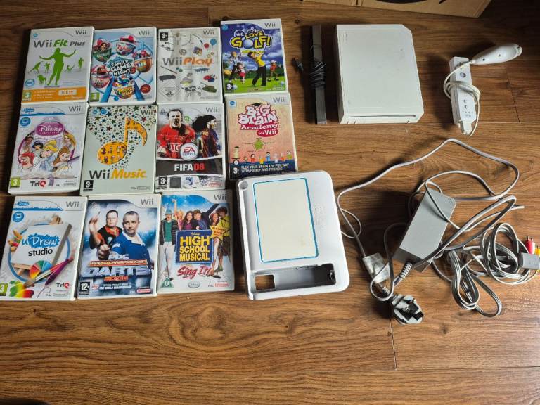 Nintendo Wii Console Bundle with 10 Games and Accessories