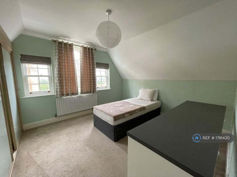 1 bedroom in Rhapsody Crescent, Brentwood, Warley, CM14 (#1761430)