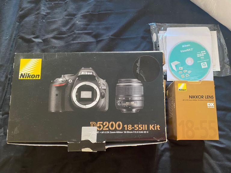 Nikon D5200 DSLR 18-55 camera kit with accessories 