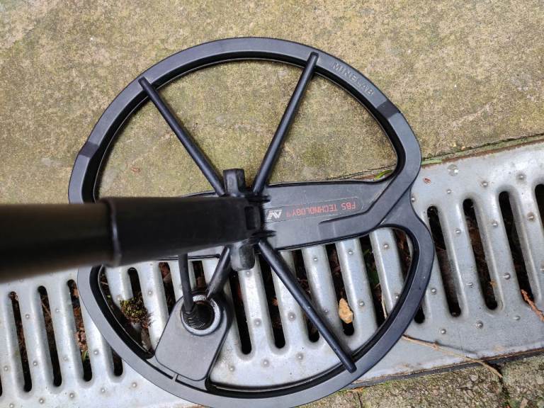 MINELAB SAFARI METAL DETECTOR - BARGAIN!!!