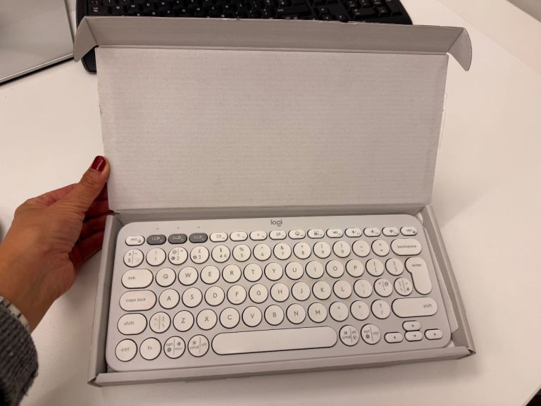 Logitech Wireless Keyboard – White, As Good As New
