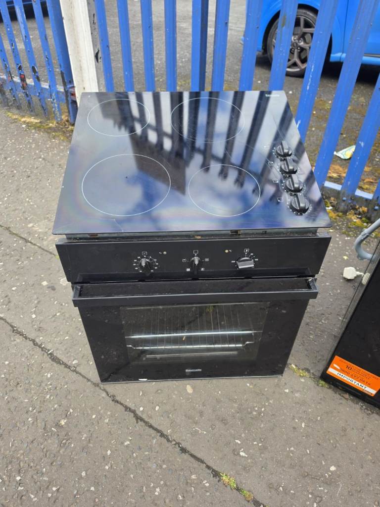 Baumatic built in oven and ceramic top hob deal Only £125 the whole lot Fully warranted