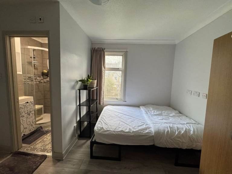 IMMACULATE DOUBLE ROOM IN WHITECHAPEL - NO HIDDEN FEES ✅