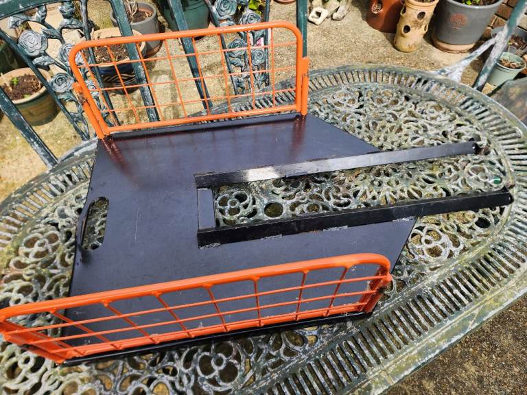 Log splitter workbench tray
