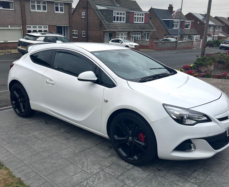 Vauxhall, GTC, Hatchback, 2017, Manual, 1364 (cc), 3 doors