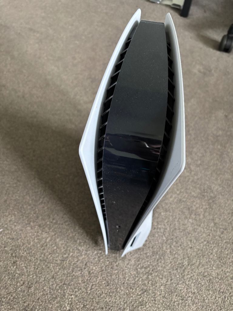 DIGITAL ONLY PS5 - (disc drive doesn't work) 