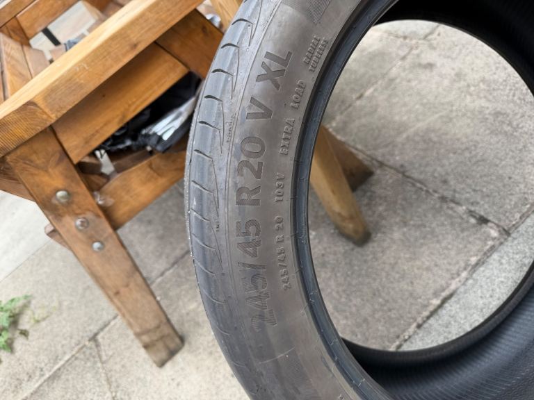 245x45xR20 V XL Tyre
