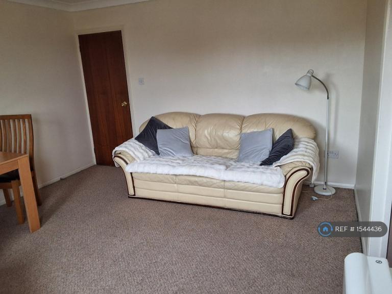 1 bedroom flat in Villa Court, Colchester, CO1 (1 bed) (#1544436)