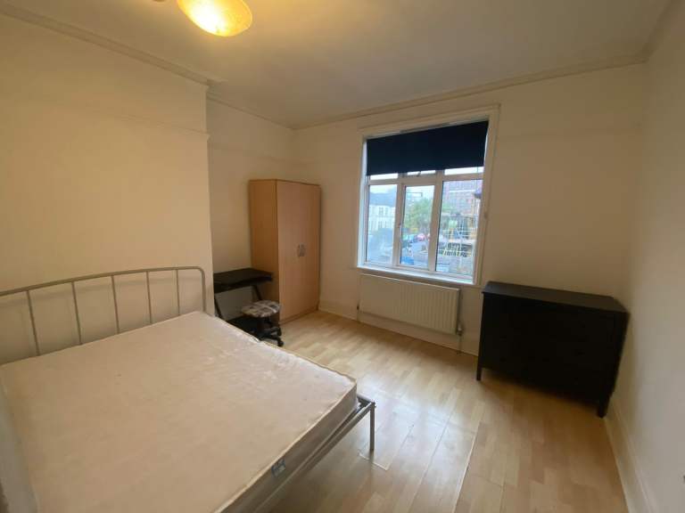 Room Available to rent in Sharing accommodation in Harrow On The Hill-Including bills and council