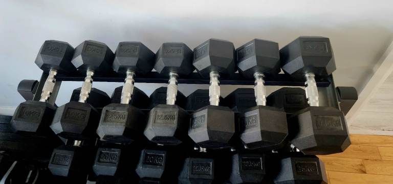 As new huge hex rubber dumbbells set 10kg to 30kg