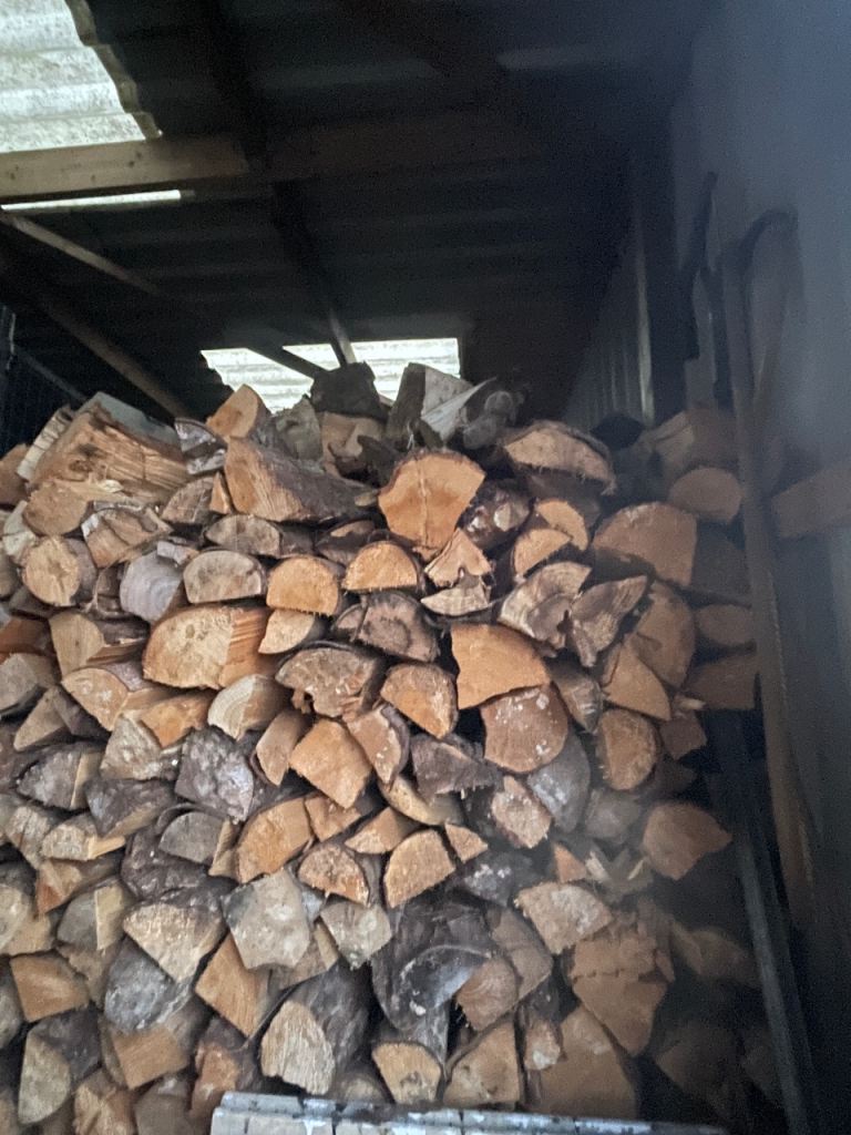 Seasoned tonne bags of chopped fire wood - DELIVERED