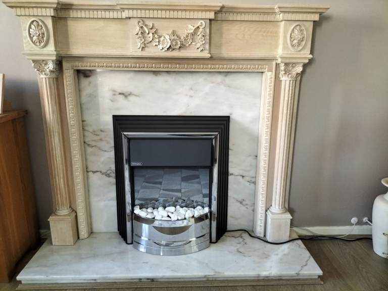Fireplace surround and electric fire 