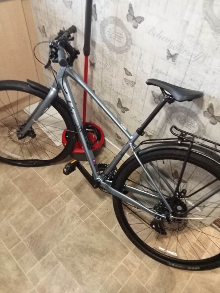 Giant Escape 2 Disc Hybrid Bike - Grey, Good Condition