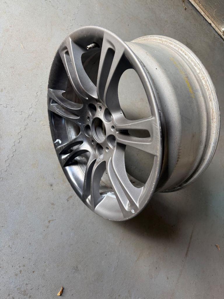 BMW ALLOY WHEEL 18 INCH 350m 8J