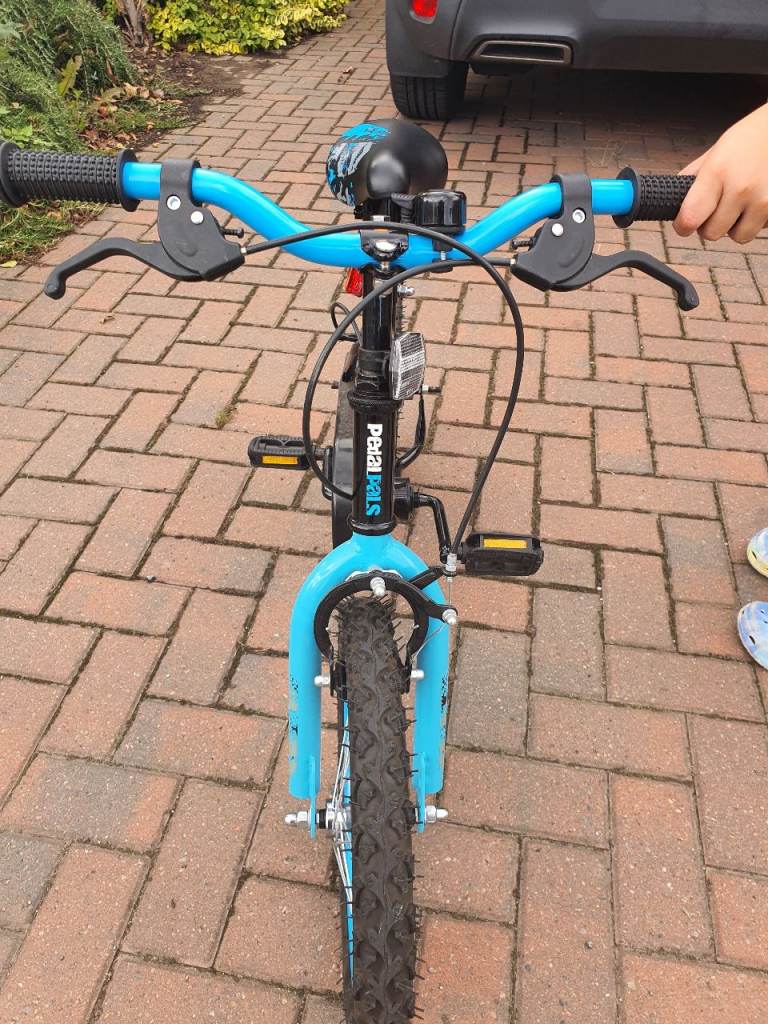 image for childs bike with stabilisers