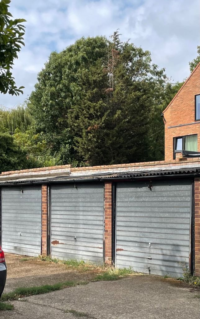 Garage for rent