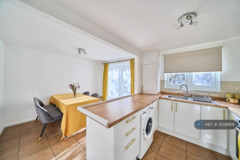 3 bedroom house in Blanche Street, London, E16 (3 bed) (#3038819)