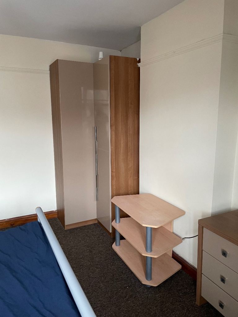 Double room NN2 6JP