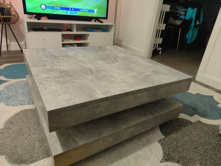 Spinning coffee table