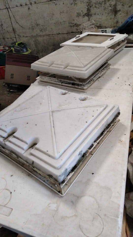 caravan campervan 400 x 400 skylights