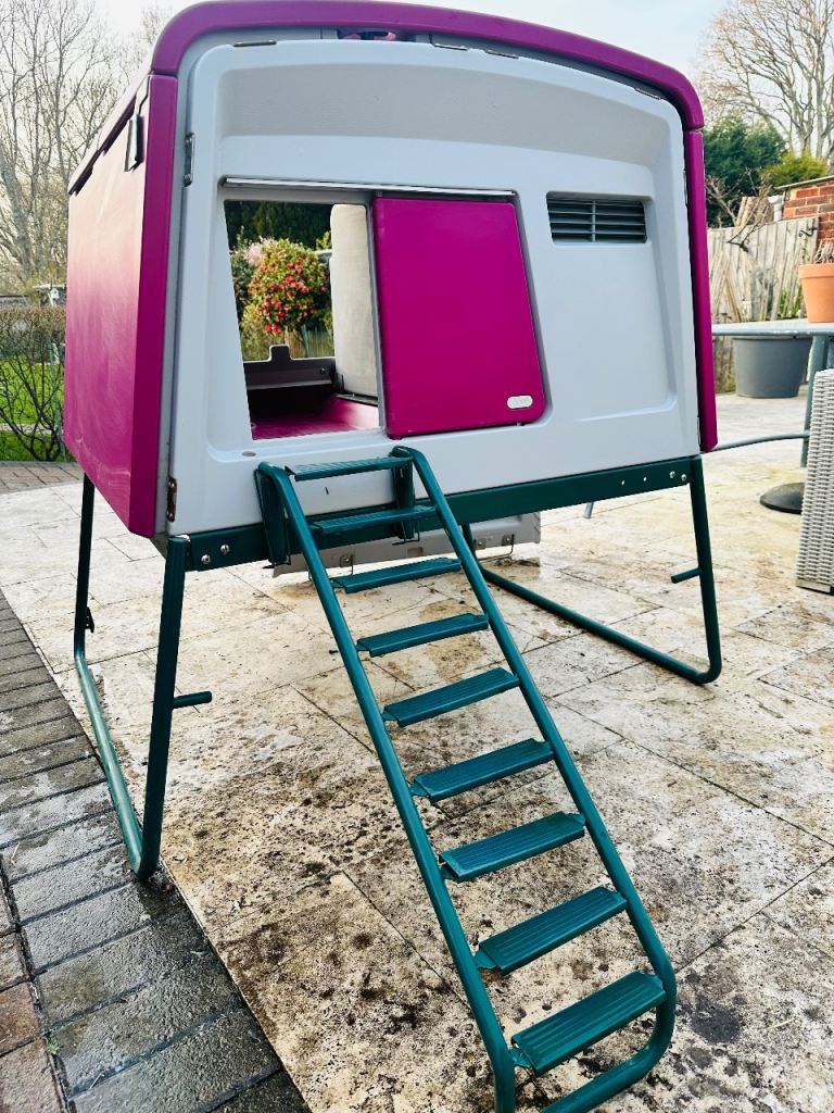 Eglu Cube Mk2 Pink chicken Coop and accessories 