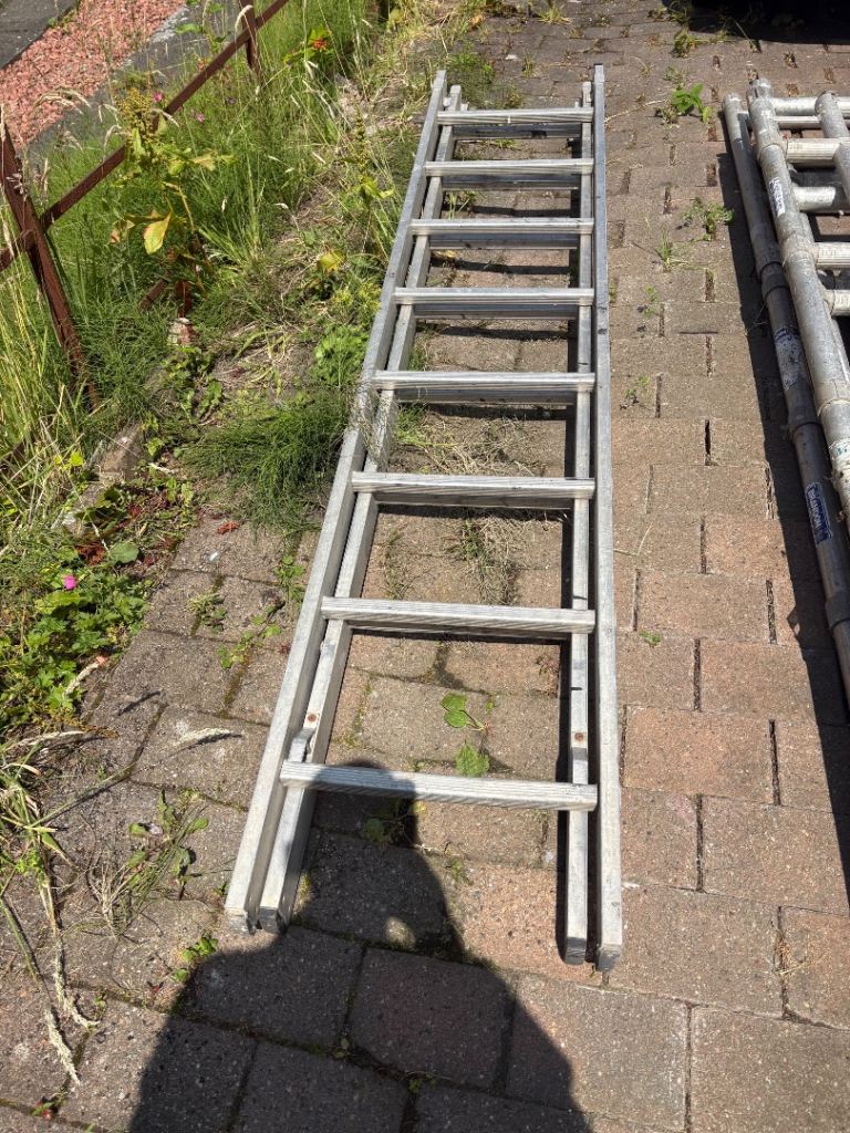 Double Aluminium Extension Ladder – Used Condition