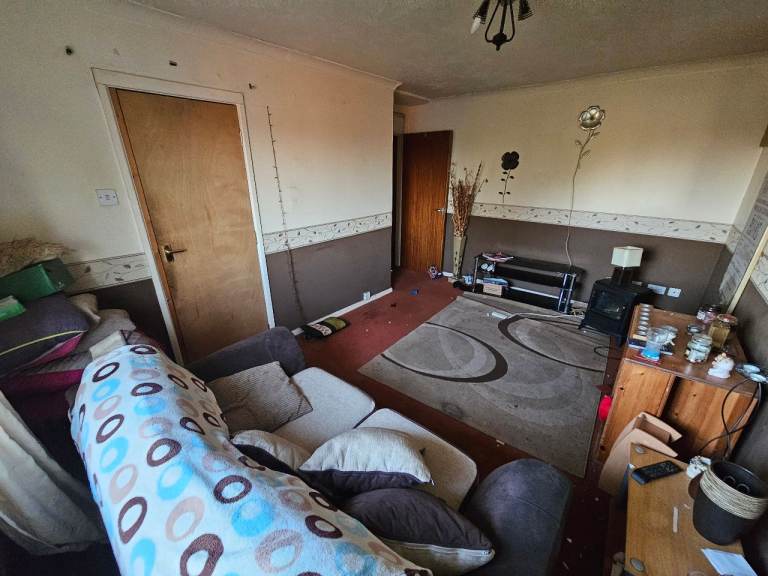 Large 1 bedroom flat in PR2 500 pm