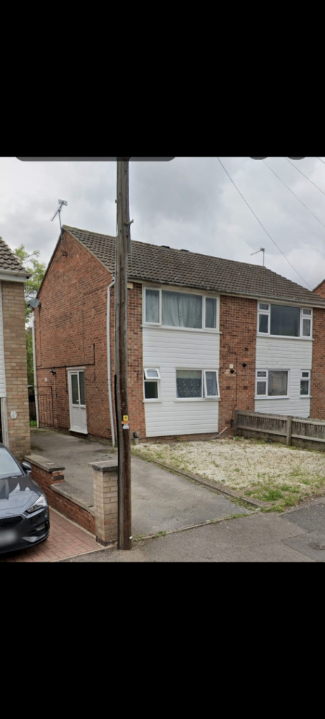 Property to let LE2 4JE NENE Drive oadby 