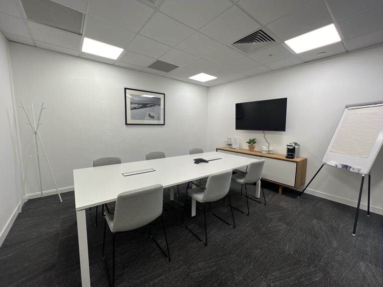 Coventry - CV12UR \ Office for Rent with 4 Workstations
