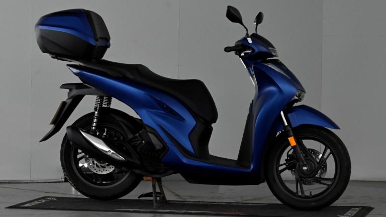 2025 Honda SH125i 125 CVT V-Belt Euro 5 Scooter Petrol Automatic