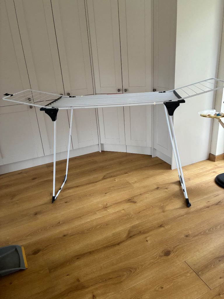 As new collapsible clothes horse 