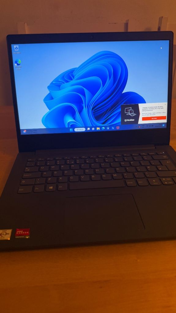 Laptop Lenovo V14 ADA