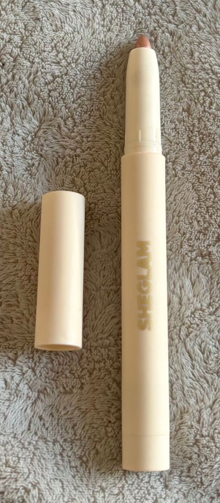 New 4 in 1 multi use Rose Highlighter ( eyeshadow, nose, eye,eyeliner) 