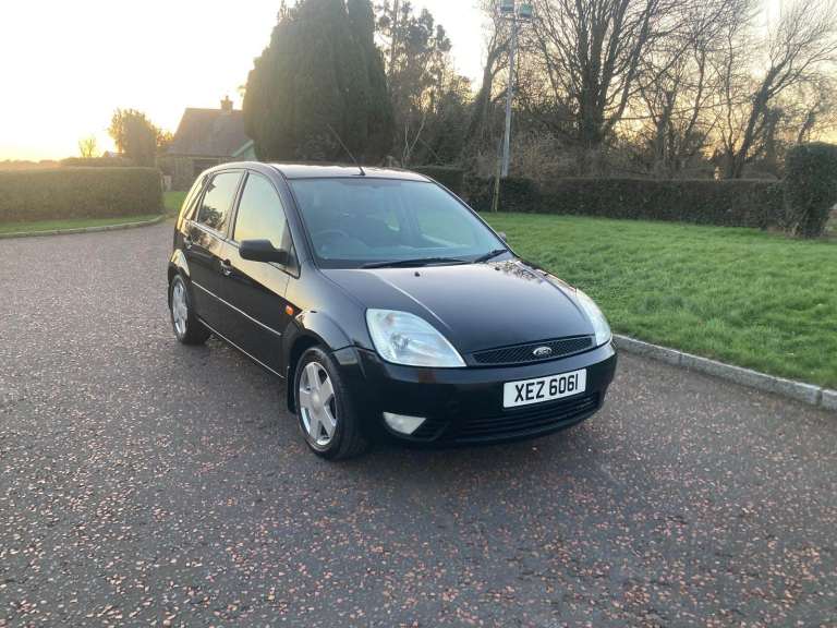 *Low Mileage* Ford Fiesta Flame Limited Edition 5dr*Top Spec.*Full MOT*