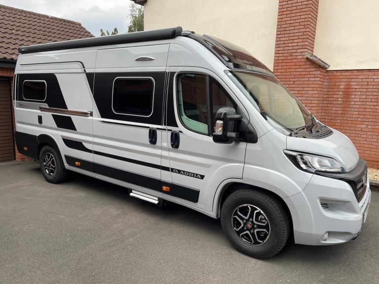 Adria Twin Supreme 640 SLB - 2022 - Auto - Fixed Bed Motorhome For Sale