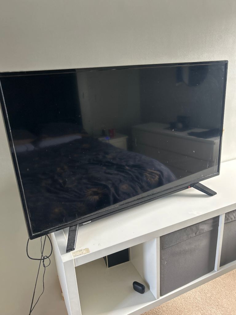 Toshiba 42” flat screen tv 
