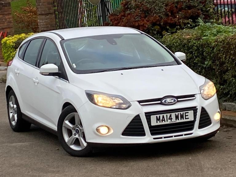 2014 Ford Focus 1.0 EcoBoost Zetec Navigator 5dr HATCHBACK PETROL Manual