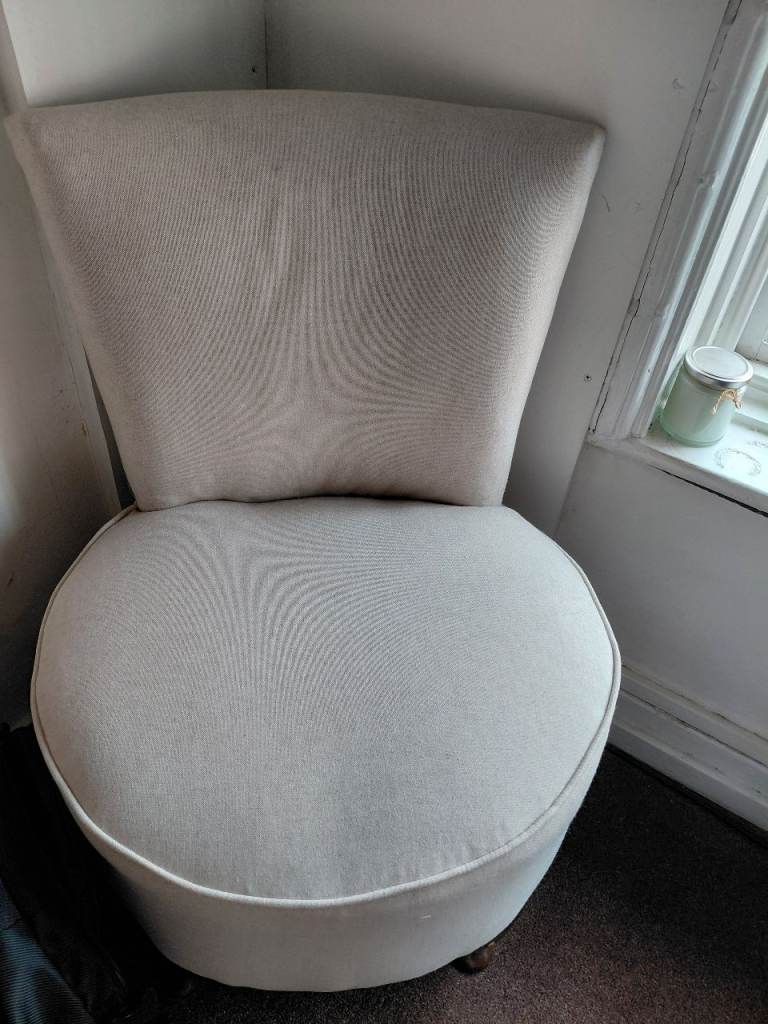 Bed room chair 