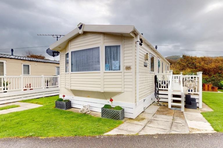 Static Caravan Willerby Rio for sale at Riverview Holiday Park LN4 4PZ. 