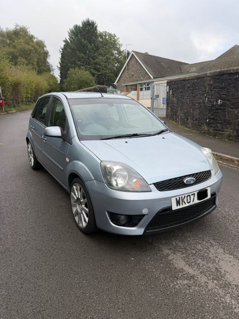 Ford fiesta 1.4 diesel 2007 Breaking full car 