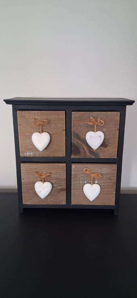 Gisela Graham mini Wooden Storage trinket Unit with Heart Handles