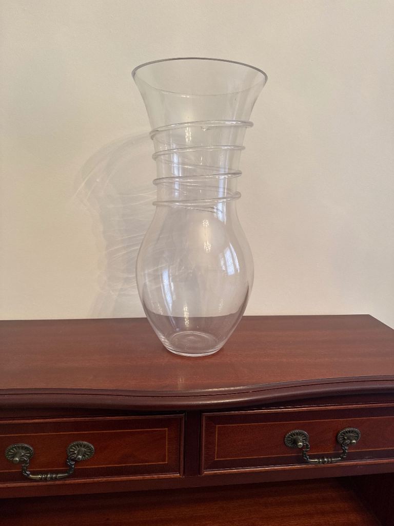 Glass vase