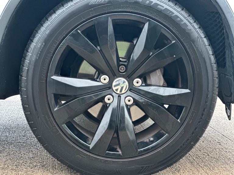 2015 Volkswagen Touareg 3.0 V6 TDI BlueMotion Tech 262 R-Line 5dr Tip Auto Euro 6 ESTATE Diesel A...