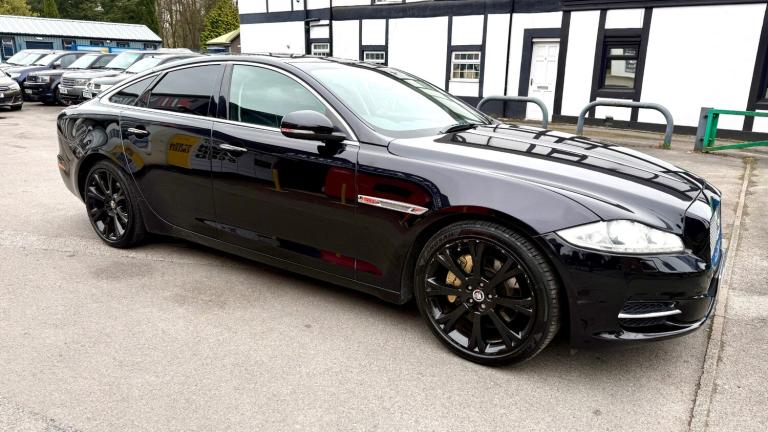 2013 Jaguar XJ 3.0d V6 Portfolio 4dr Auto [8] SALOON Diesel Automatic