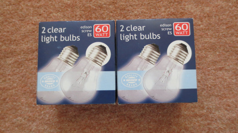 Edison Screw ES 27 Golf Round 60 Watt Clear Light Bulbs x 3