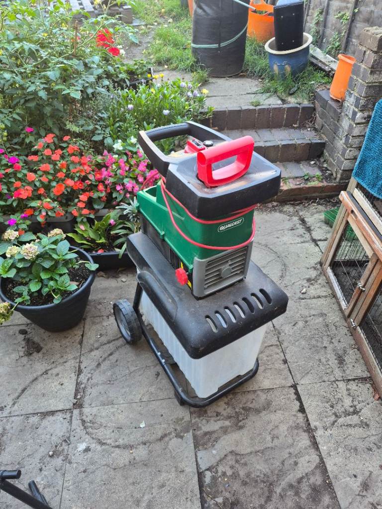 Qualcast 2800w wood chipper shredder