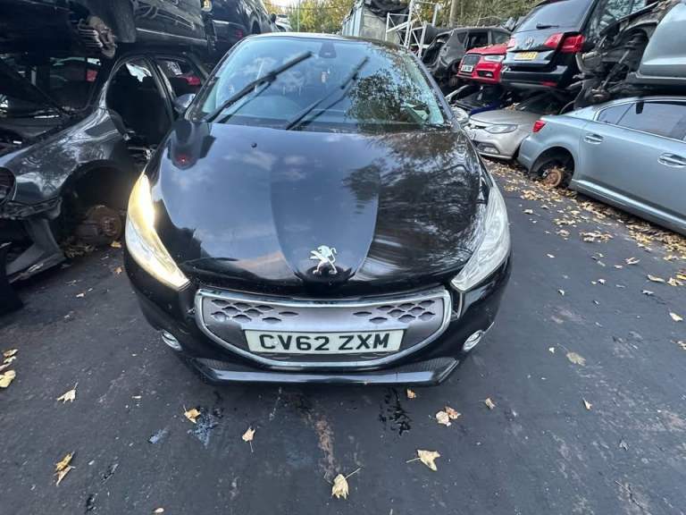 PEUGEOT 208 2012 1.4 DIESEL BREAKING FOR PARTS