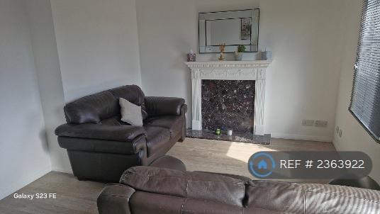 1 bedroom flat in Headland Court, Aberdeen, AB10 (1 bed) (#2363922)