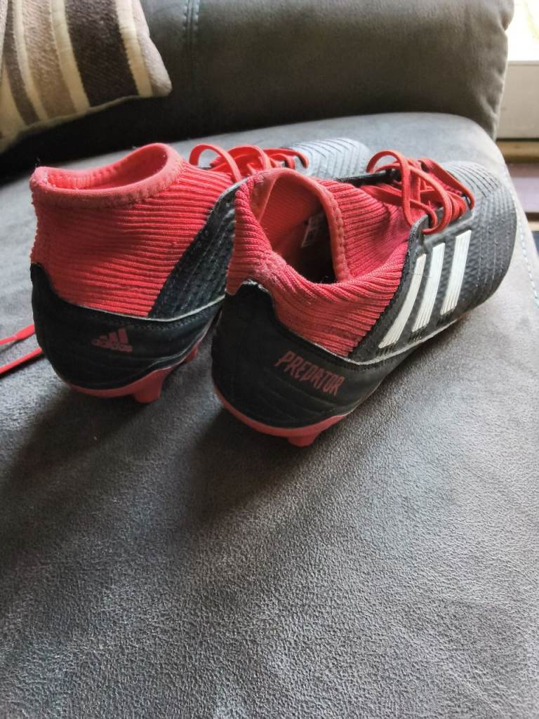 Football boots size 7