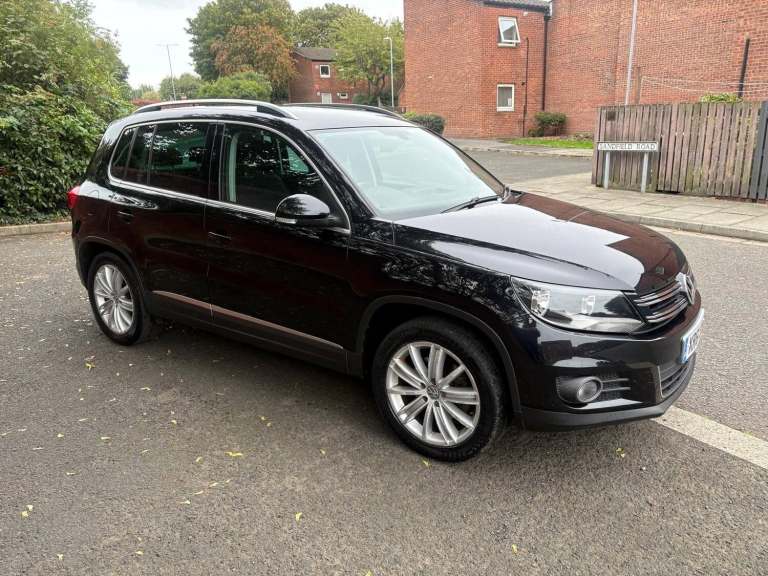 2012 Volkswagen Tiguan 2.0 TDi BlueMotion Tech Sport 5dr DSG ESTATE Diesel Automatic